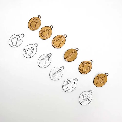 Em Dies So Charming Ornament Charm Die Set