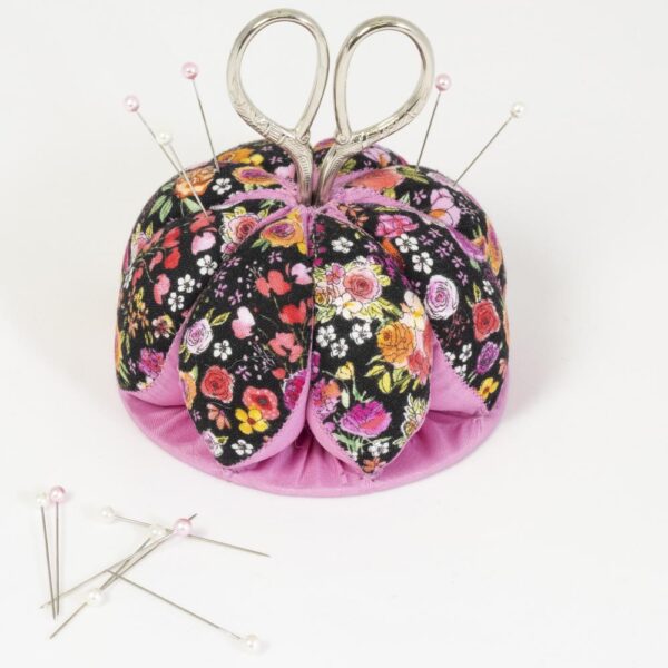 Dritz Dress Pin Cushion & Scissors
