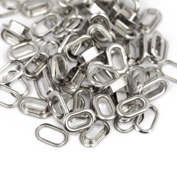 WE R MAKERS OVAL EYELET SILVER