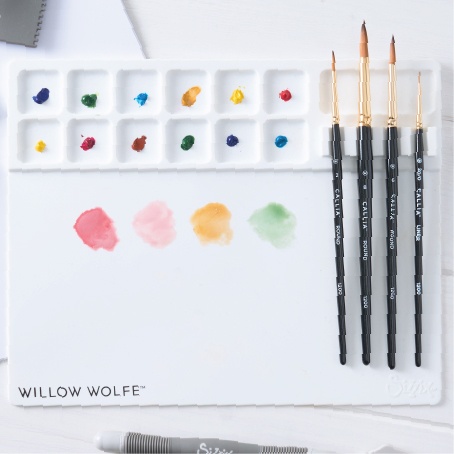 SIZZIX WOLFE MEDIA MAT PALETTE & BRUSH HOLDER